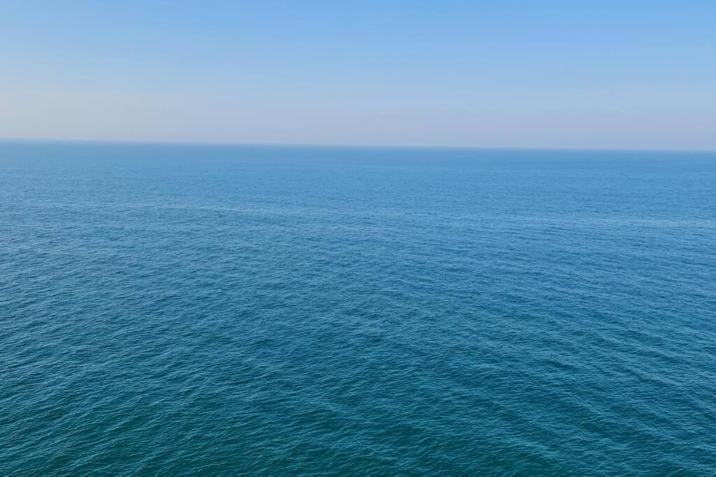 A Perfect Escape - Sea Facing Apartment Ras al-Khaimah Bagian luar foto